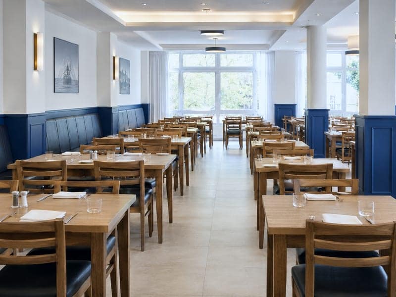 Gereinigter Gastraum eines Restaurants