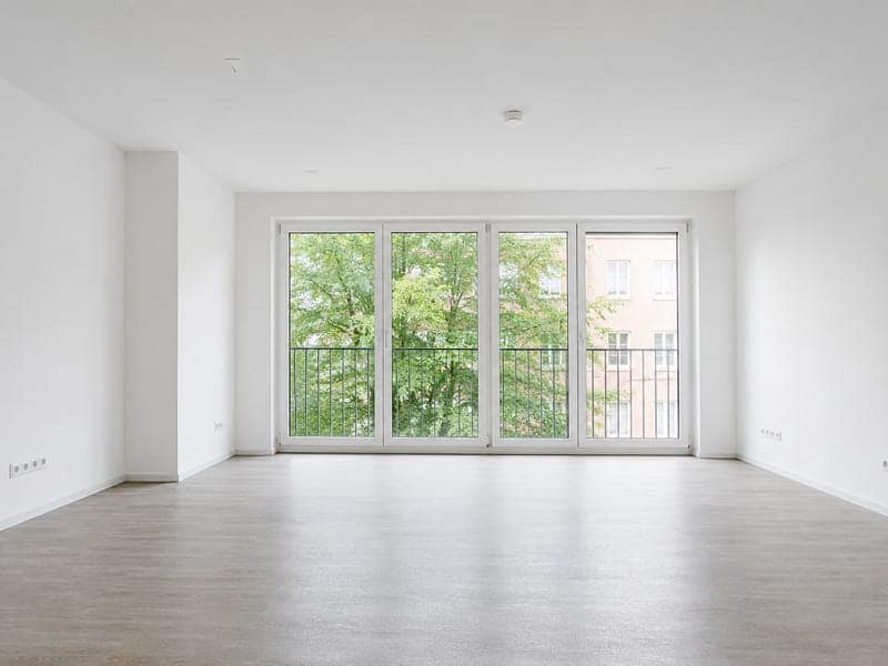 Bezugsfertiger Neubau-Innenraum nach der Bauendreinigung