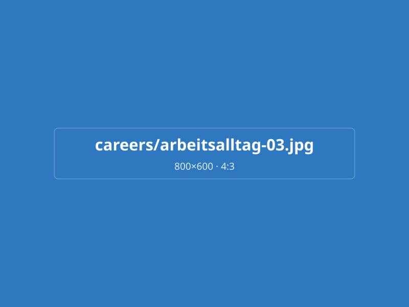 Einweisung an einer Reinigungsmaschine während der Arbeitszeit